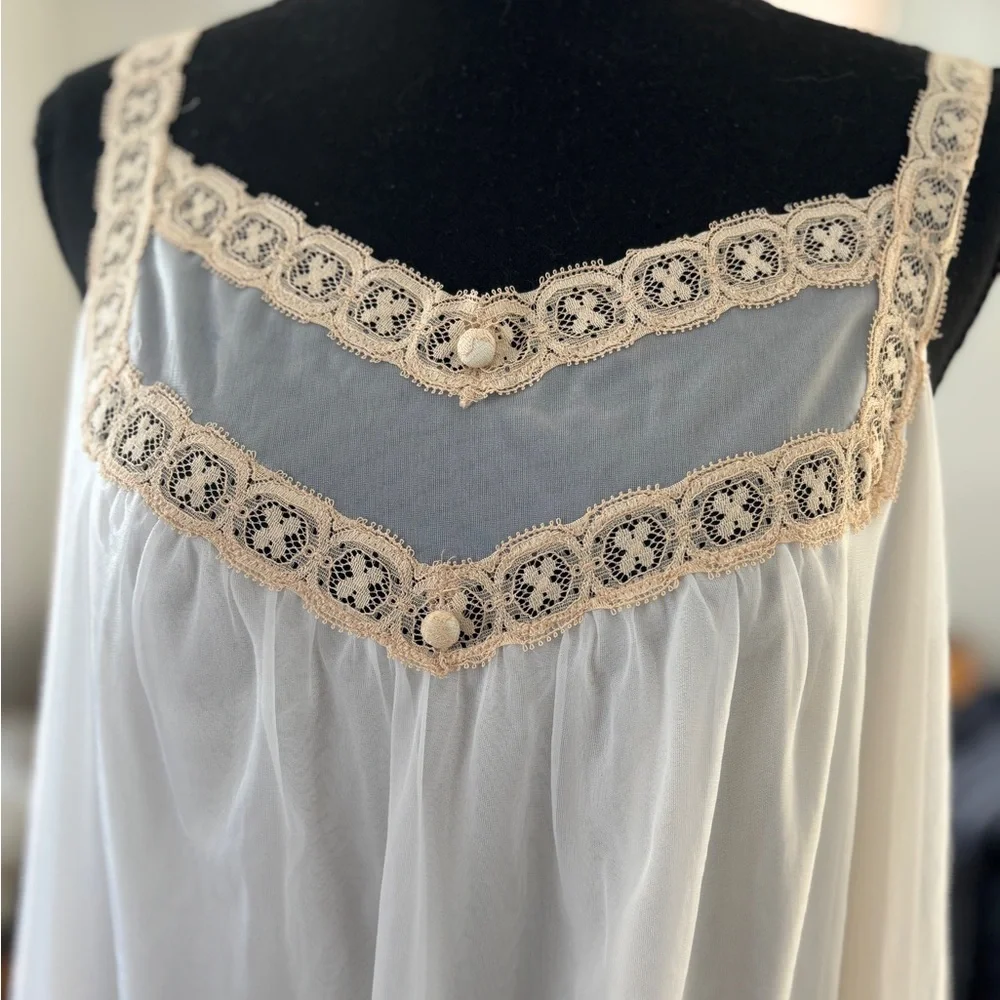 EUC Vintage Vanity Fair Peignoir Set Double Nylon Lace Bridal Boudoir 60’s SZ L
